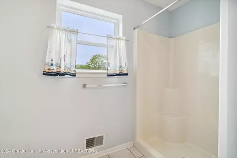 Bath - 12550 Watson Rd, Bath, MI 48808 photo 4 of 8