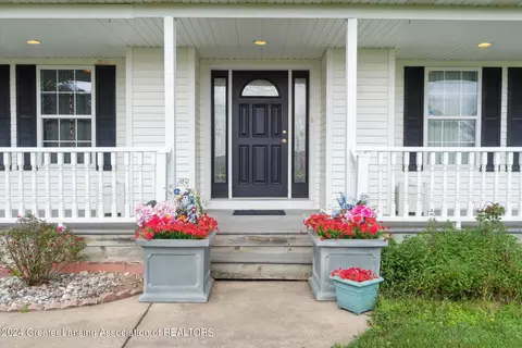 Exterior - 12550 Watson Rd, Bath, MI 48808 photo 3 of 12