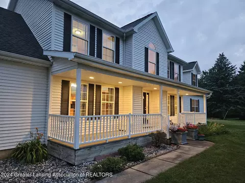 Exterior - 12550 Watson Rd, Bath, MI 48808 photo 2 of 12