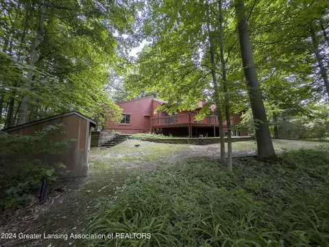 Exterior - 720 Tanbark Dr, Dimondale, MI 48821 photo 9 of 12