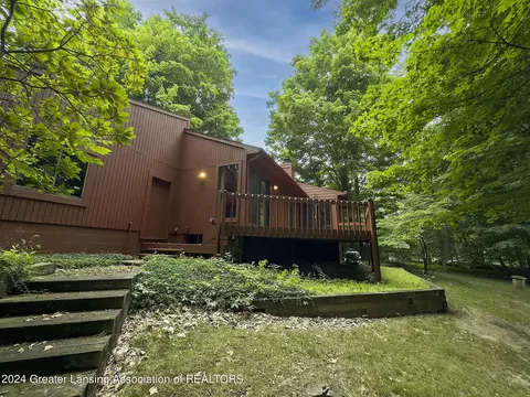 Exterior - 720 Tanbark Dr, Dimondale, MI 48821 photo 6 of 12