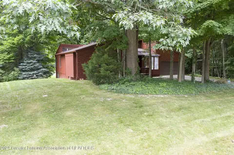 Exterior - 720 Tanbark Dr, Dimondale, MI 48821 photo 11 of 12