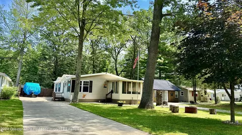 128 Cottage Dr, Prudenville, MI 48651
