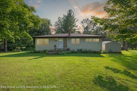 12785 W Melody Dr, Grand Ledge, MI 48837