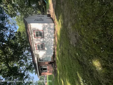 522 Spruce St, Olivet, MI 49076