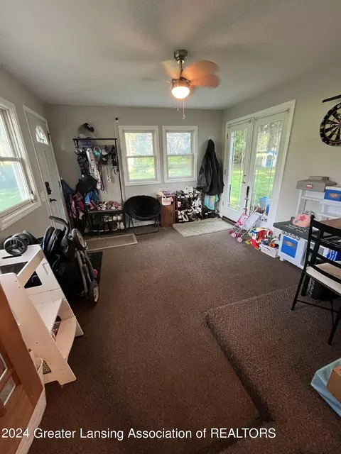 522 Spruce St, Olivet, MI 49076 photo 5