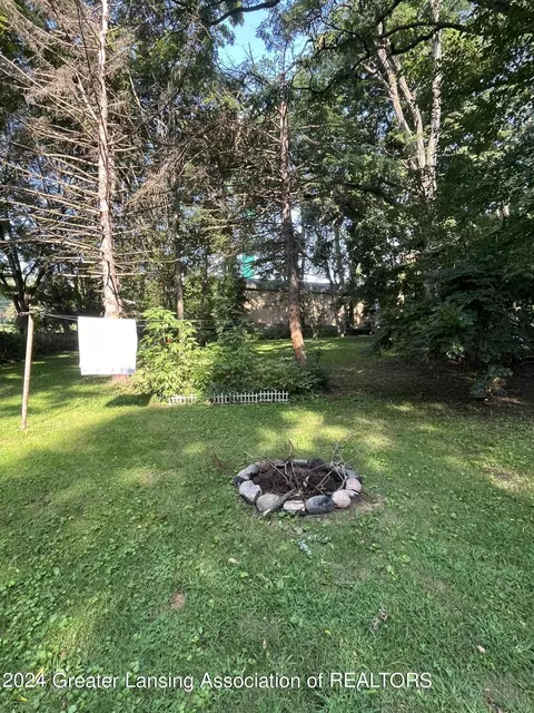 522 Spruce St, Olivet, MI 49076 photo 13