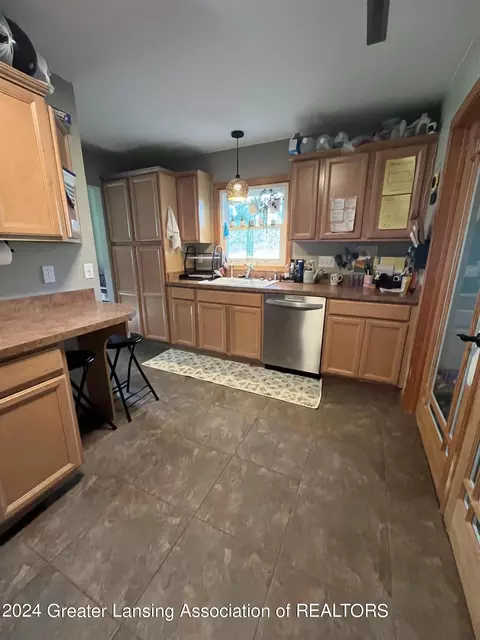 522 Spruce St, Olivet, MI 49076 photo 6