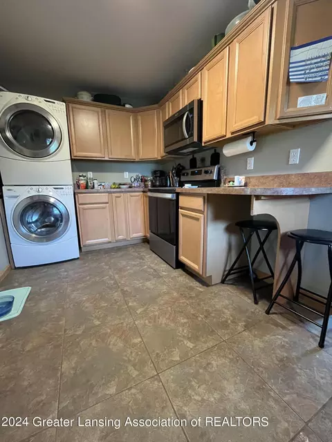 522 Spruce St, Olivet, MI 49076 photo 7