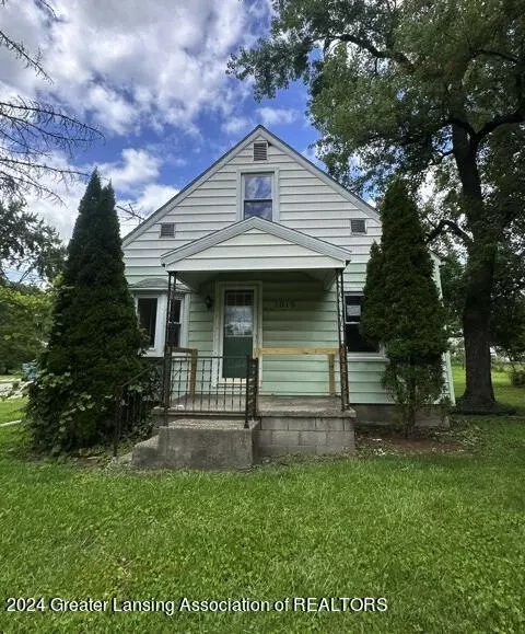 1818 Reo Rd, Lansing, MI 48910