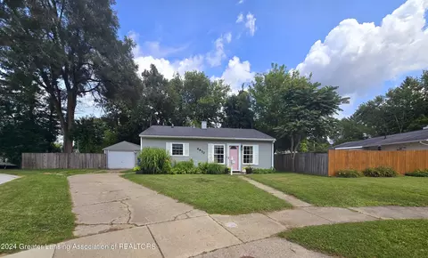 4930 Kessler Dr, Lansing, MI 48910