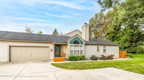 7480 Chellmar Dr #72, Lansing, MI 48917