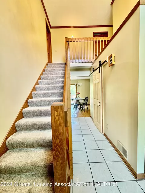 Entry Way - 730 Tanbark Dr, Dimondale, MI 48821 photo 4 of 5