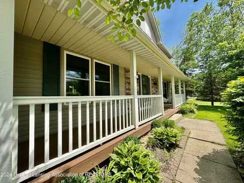 Exterior - 730 Tanbark Dr, Dimondale, MI 48821 photo 2 of 7