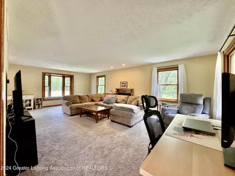 Living - 730 Tanbark Dr, Dimondale, MI 48821 photo 1 of 8