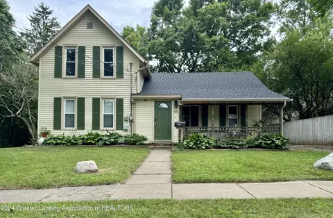 319 Franklin St, Grand Ledge, MI 48837
