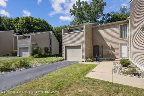 3631 E Meadows Ct, Okemos, MI 48864 photo 4