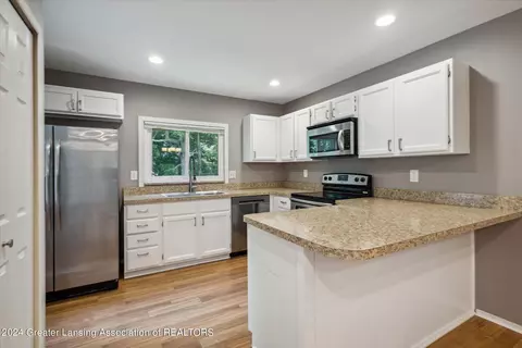 3631 E Meadows Ct, Okemos, MI 48864 photo 19