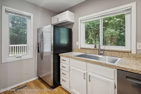 3631 E Meadows Ct, Okemos, MI 48864 photo 17