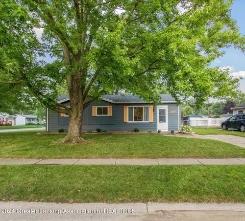 1534 Grayfriars Ave, Holt, MI 48842