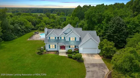 953 Barry Rd, Haslett, MI 48840