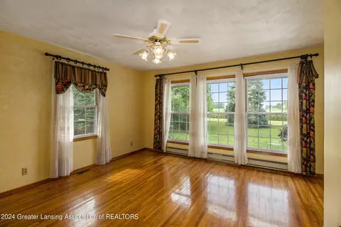 4494 E Townsend Rd, Saint Johns, MI 48879 photo 17