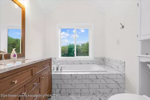 Bath - 3346 E Haslett Rd, Williamston, MI 48895 photo 2 of 3