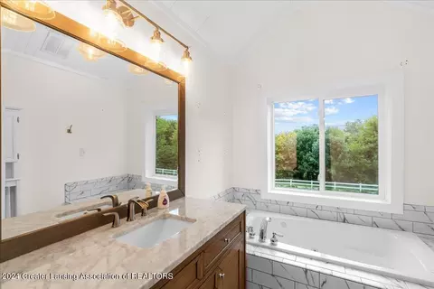 Bath - 3346 E Haslett Rd, Williamston, MI 48895 photo 3 of 3