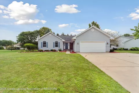 228 Wedgewood Dr, Charlotte, MI 48813