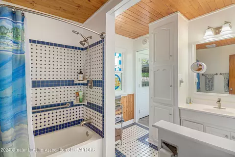 Bath - 8839 Windsor Hwy, Dimondale, MI 48821 photo 2 of 2