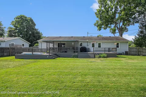Exterior - 8839 Windsor Hwy, Dimondale, MI 48821 photo 3 of 4