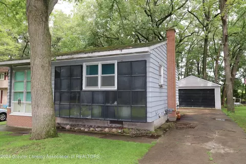 1710 Shady Oak Ln, Lansing, MI 48906