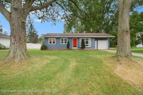3717 Starlight Ln, Lansing, MI 48911