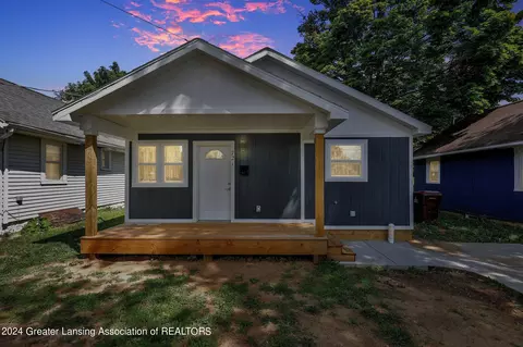 806 Randall St, Lansing, MI 48906
