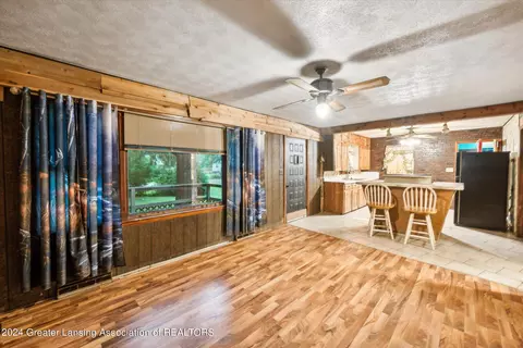 Living - 304 Olivet Rd, Bellevue, MI 49021 photo 2 of 2