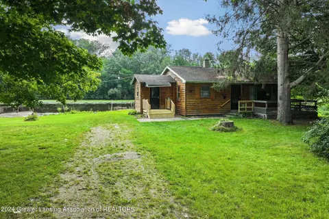 304 Olivet Rd, Bellevue, MI 49021