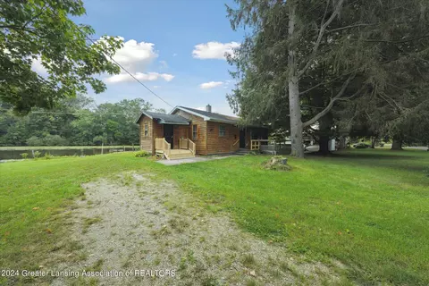 Exterior - 304 Olivet Rd, Bellevue, MI 49021 photo 2 of 3
