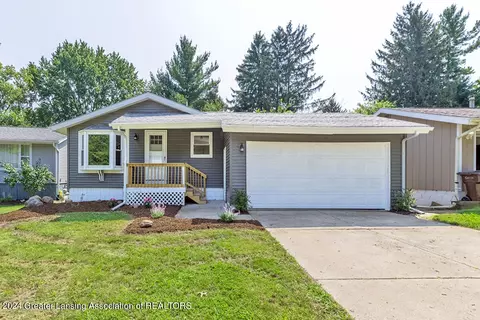 3017 Scarborough Rd, Lansing, MI 48910