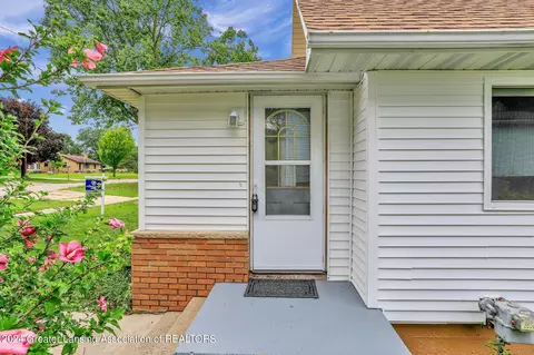 424 W Jefferson St, Dimondale, MI 48821 photo 7