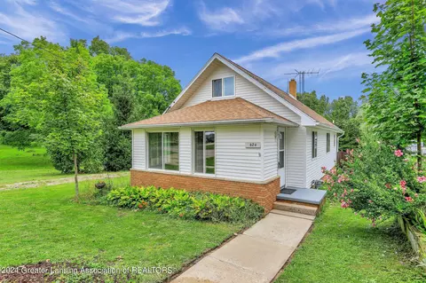 424 W Jefferson St, Dimondale, MI 48821