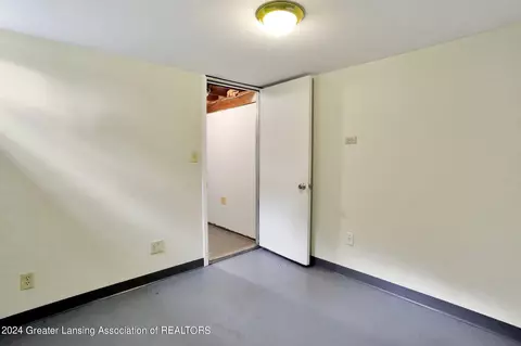 424 W Jefferson St, Dimondale, MI 48821 photo 29