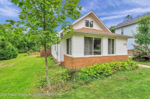 424 W Jefferson St, Dimondale, MI 48821 photo 3