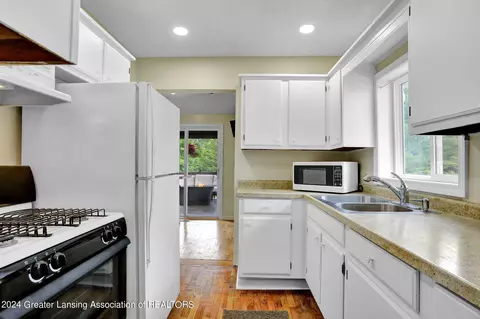 424 W Jefferson St, Dimondale, MI 48821 photo 13