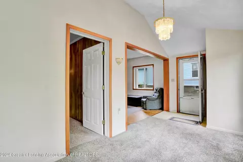 424 W Jefferson St, Dimondale, MI 48821 photo 10