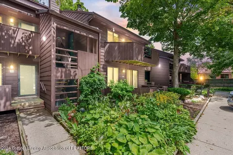 205 E Jolly Rd #6, Lansing, MI 48910