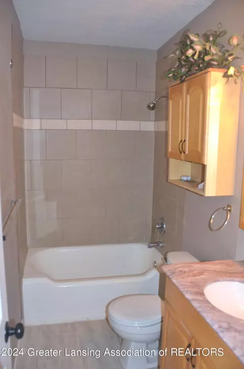 Bath - 612 Smith Ave, Lansing, MI 48910 photo 1 of 1