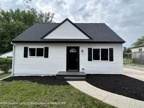 3207 Walker St, Lansing, MI 48906