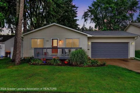636 Jones St, Grand Ledge, MI 48837