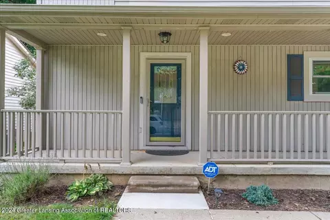1921 Fairmont St, Lansing, MI 48911