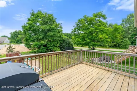 16920 Willowbrook Dr, Haslett, MI 48840 photo 29